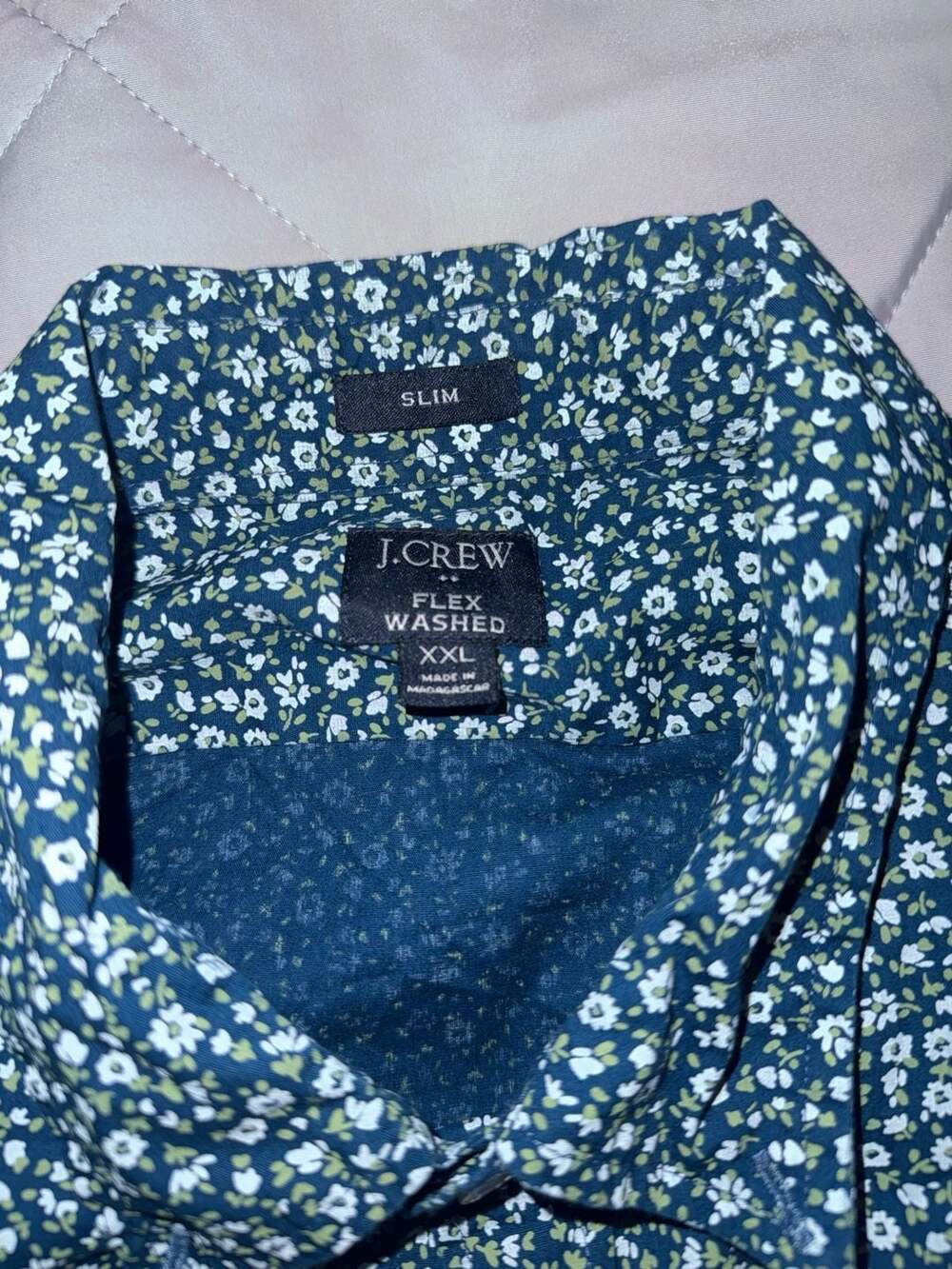 J.Crew Flex Washed Slim Fit Long Sleeve Button-Down Shirt in Blue Floral Print - Picture 2 of 3